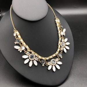 Lauren Conrad Necklace Flower Bib Statement Gray Crystals Gold Tone White Cord‎